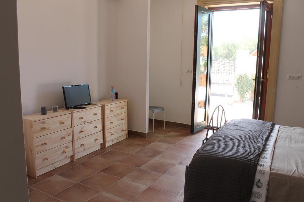 L'Albero Dei Limoni B&B Taranto Dış mekan fotoğraf
